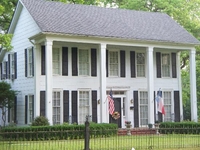 Image Captain's Castle and Carriage House Inn